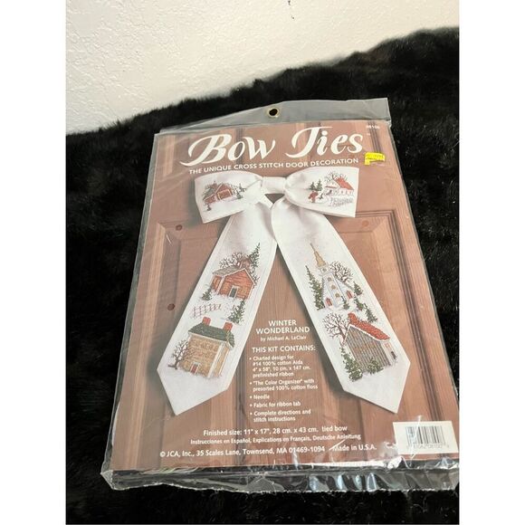 NEW SEALED JCA Inc BOW TIES FRONT DOOR BOW WINTER WONDERLAND 17" Long #08100 - Picture 1 of 4